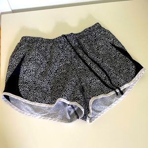 Nike Runner Shorts Animal Print Small